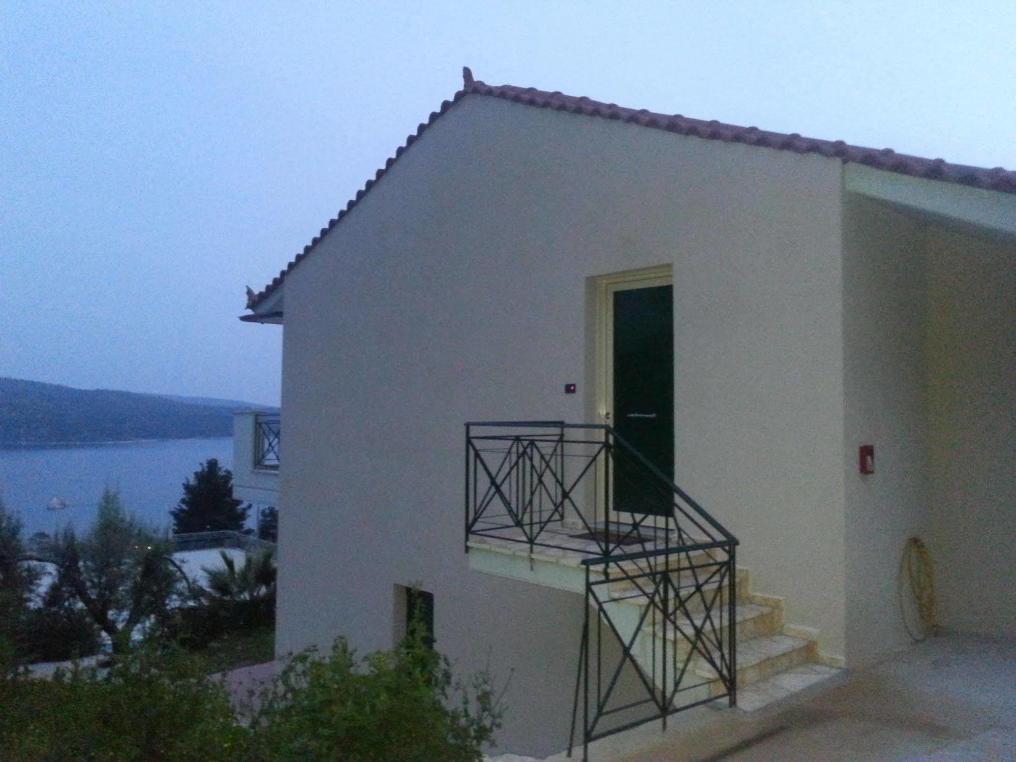 Giannis Village Resort Astakos Ngoại thất bức ảnh